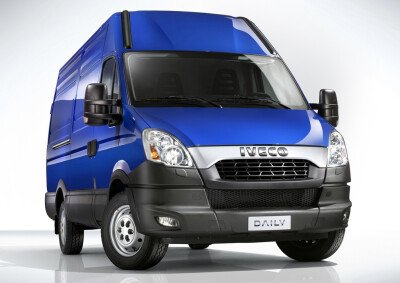 Стекло лобовое IVECO DAILY 2011-2014 () 
Бренд: BSG с зеленой полосой