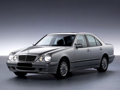 Стекло лобовое MERCEDES E-CLASS 1995-2002 (W210) место под датчик дождя 
Бренд: ZDG с серой полосой