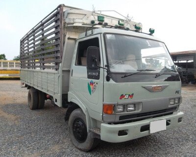 Стекло лобовое HINO RANGER 1984-1995 (FC164) 1795*748*1823 
Бренд: BSG
