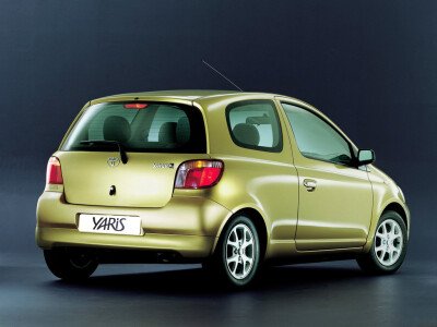 Стекло заднее с обогревом TOYOTA YARIS 1999-2005 (SCP11-5d) 
Бренд: BSG
