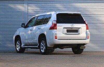 Стекло заднее с обогревом LEXUS GX 2009-2023 (GX460) 17 отверстий молдинг, 
Бренд: BENSON Тонированное