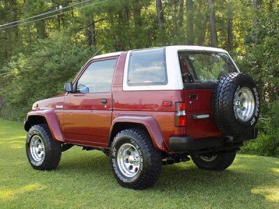 Стекло заднее с обогревом DAIHATSU ROCKY 1989-1998 (F300) 4 отверстия 
Бренд: BSG Тонированное