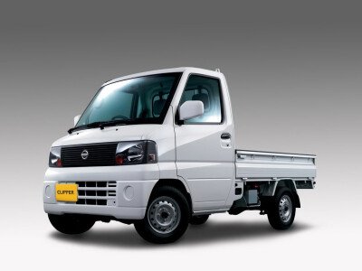 Стекло лобовое NISSAN CLIPPER TRUCK 2003-2012 (U71T/U72T) 
Бренд: ZDG
