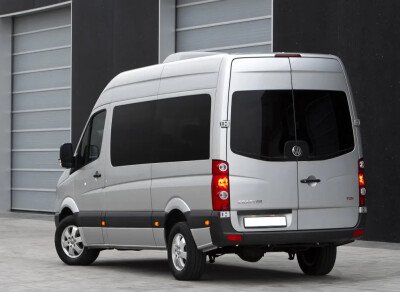 Стекло заднее с обогревом VOLKSWAGEN CRAFTER 2006-2017 (LT3-RH-круглый вырез) 
Бренд: КМК