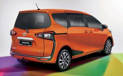Стекло заднее с обогревом TOYOTA SIENTA 2015- (NCP170) 
Бренд: BENSON Тонированное