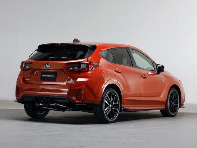 Стекло заднее с обогревом SUBARU IMPREZA 2022- (GU-5d h/b) 1 отверстие молдинг, 
Бренд: BENSON Тонированное