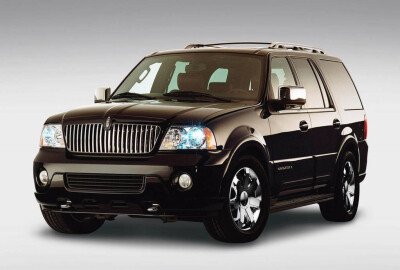 Стекло лобовое LINCOLN NAVIGATOR 2003- (U228,U326) место под датчик дождя, 
Бренд: BSG с серой полосой