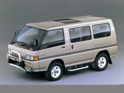 Стекло лобовое MITSUBISHI DELICA 1986-1999 (P25W-герметик) 
Бренд: BSG с зеленой полосой
