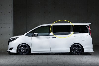 Стекло боковое TOYOTA ESQUIRE 2014-2022 ZR80 RD/LH/X фурнитура, 
Бренд: BENSON Тонированное