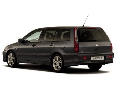 Стекло заднее с обогревом MITSUBISHI LANCER 2003-2010 (CS-5d wag) 1 отверстие 
Бренд: BSG