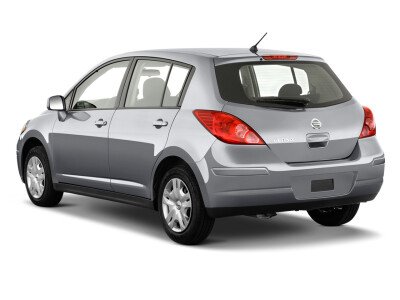 Стекло заднее с обогревом NISSAN VERSA 2006-2013 (C11-5d h/b) 1 отверстие 
Бренд: BSG