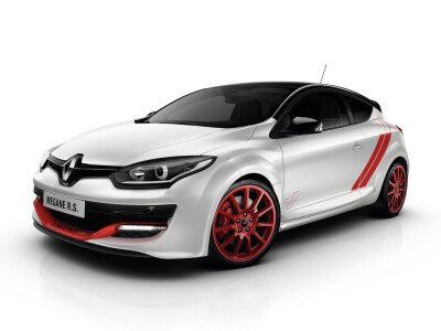 Стекло лобовое RENAULT MEGANE 2010-2016 (EZ-2d coupe) 
Бренд: BENSON