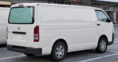 Стекло заднее с обогревом TOYOTA HIACE 2004-2019 (H200-wide) 
Бренд: BSG