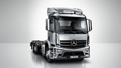 Стекло лобовое MERCEDES ANTOS 2012- (2125*892*2253-2015) место под 1 камеру, место под датчик дождя, 
Бренд: BENSON с синей полосой